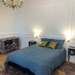 L'hôtel Particulier Du 12 Couette-café 4*