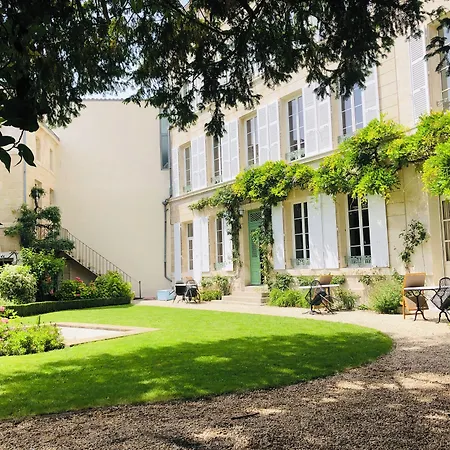 L'hotel Particulier Du 12 Bed & Breakfast Niort